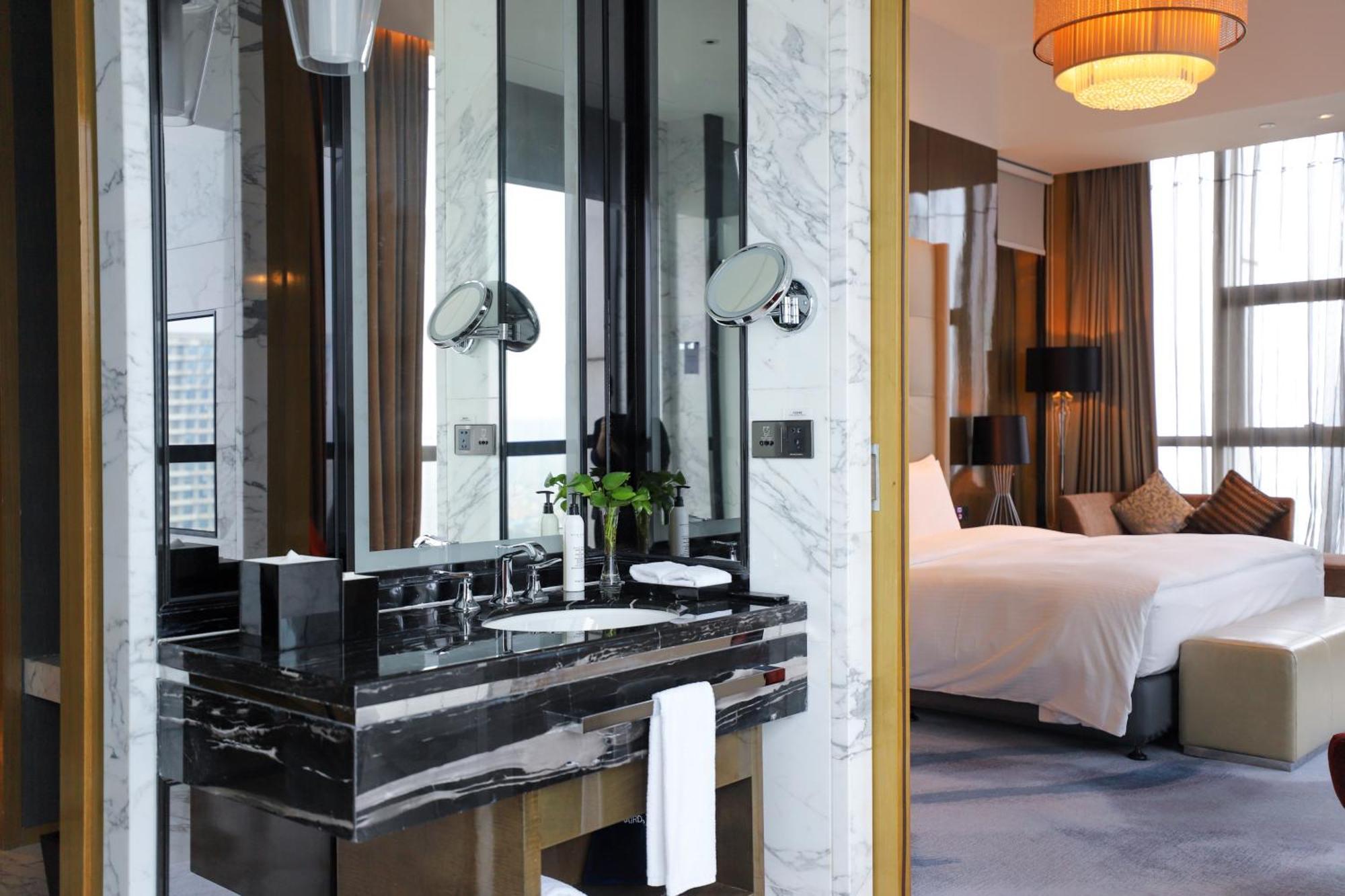 Hotel Wanda Realm Jiangmen Extérieur photo